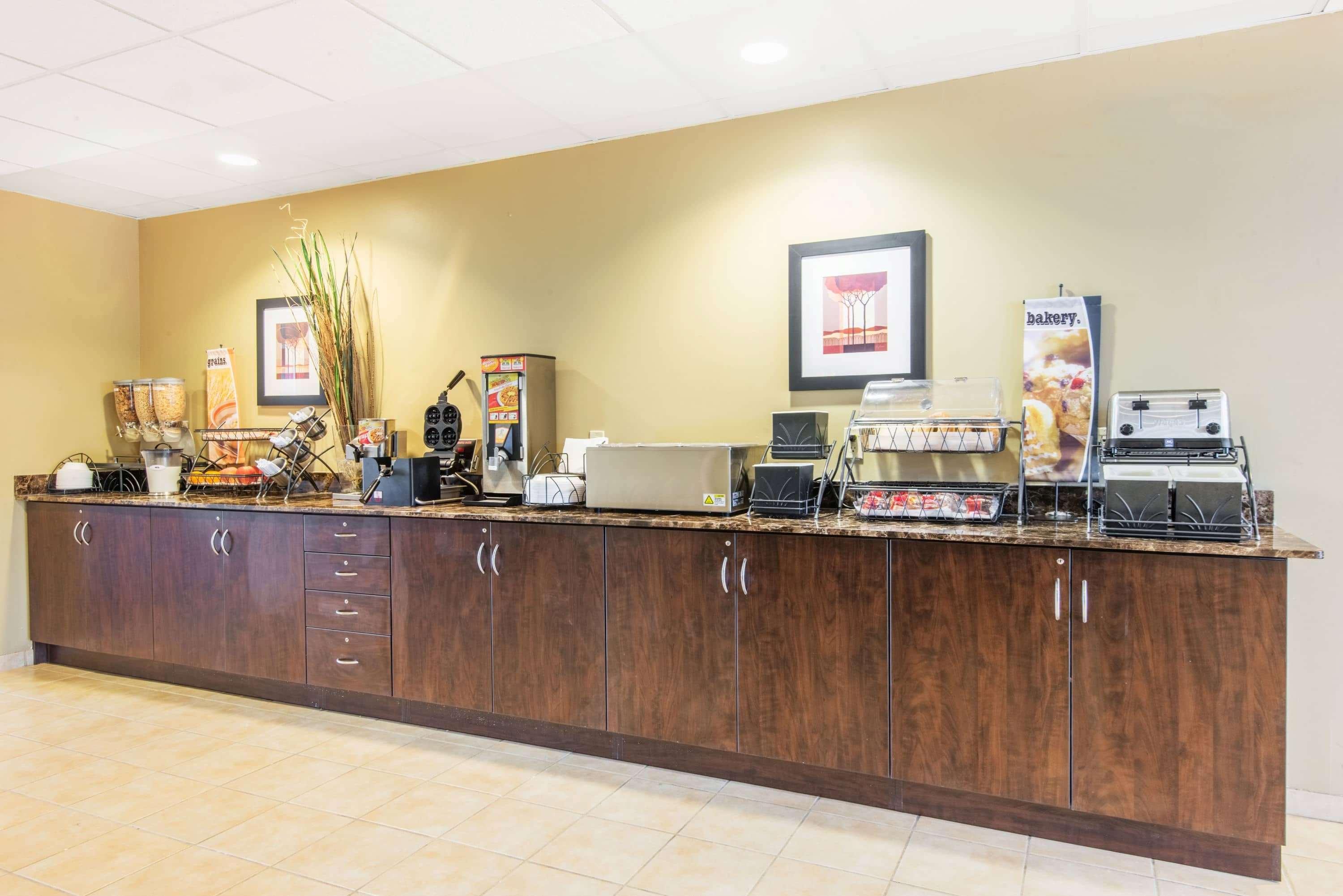 Microtel Inn And Suites Montgomery Exterior photo