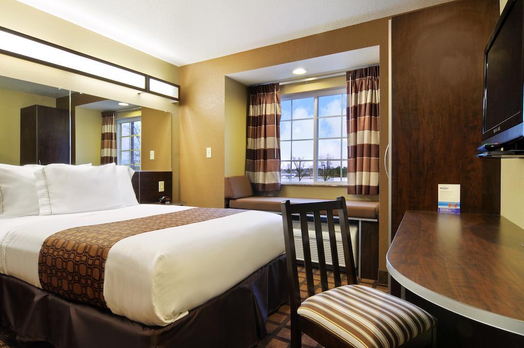 Microtel Inn And Suites Montgomery Room photo
